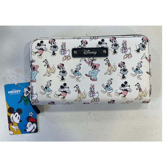 NWT Disney and Friends Character Wristlet Wallet - Picture 1 of 4